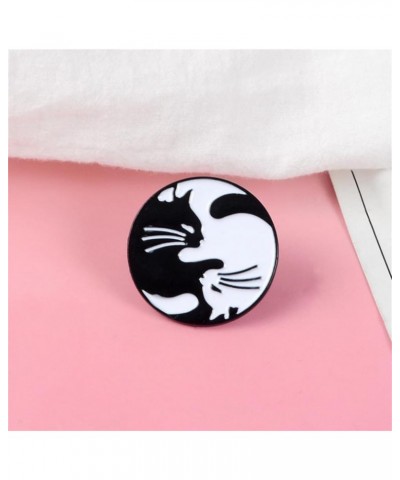 Yin Yang White Black Cat Round Badge Pin Cute Black White Cat Enamel Pin Hug Kitten Enamel Couple Brooch Lovely Animal Enamel...